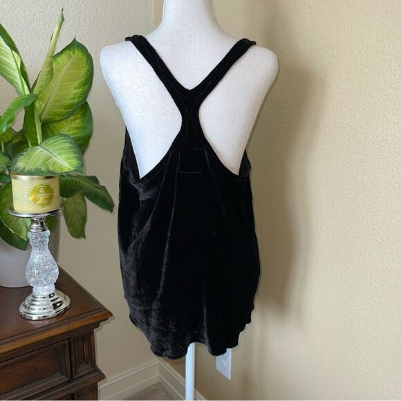 NWT Chaser Black Silk Mix Velour Scalloped Hem Tank Racerback Top Medium - Picture 2 of 4